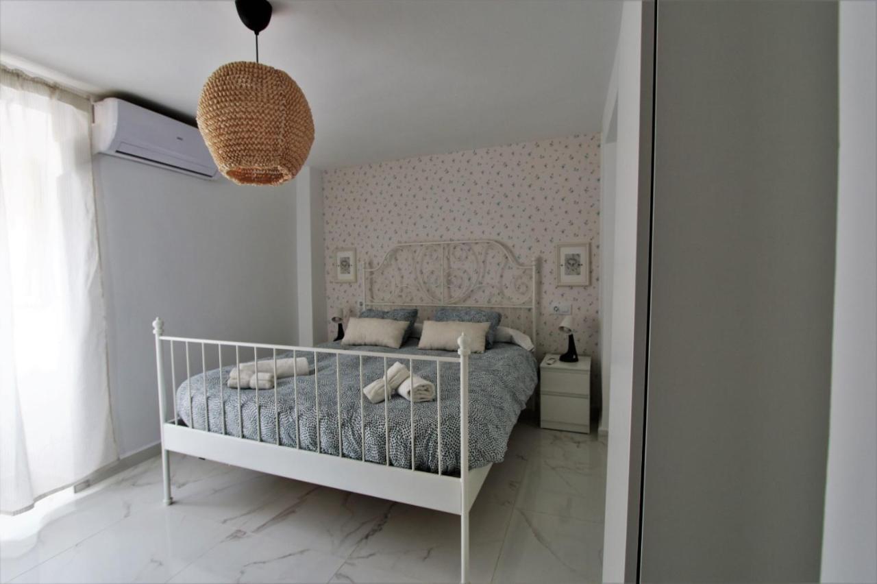 Habitación con cama grande