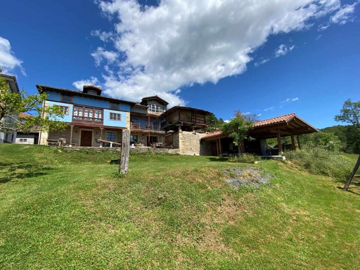 Three-Bedroom House,1233087605:JPEG