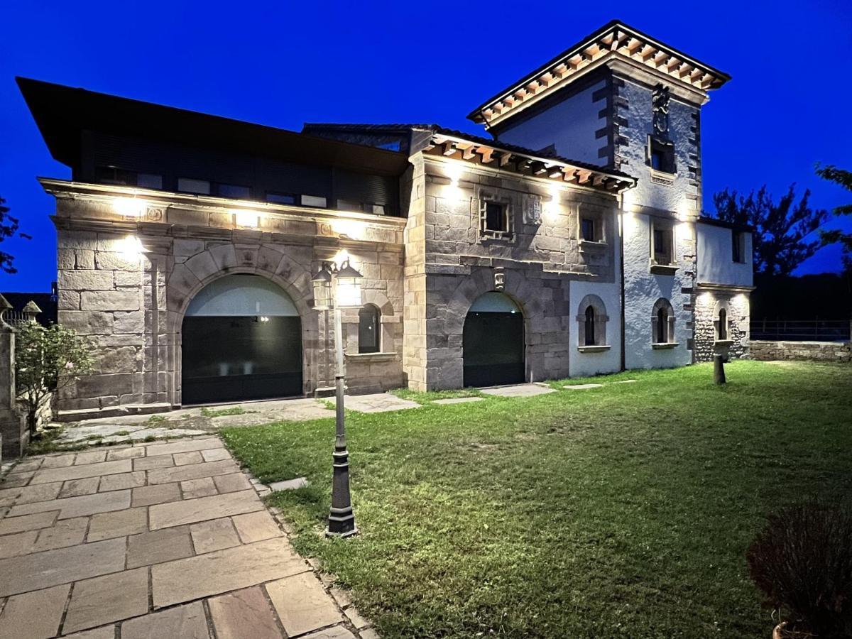 Five-Bedroom House,1237820227:JPEG