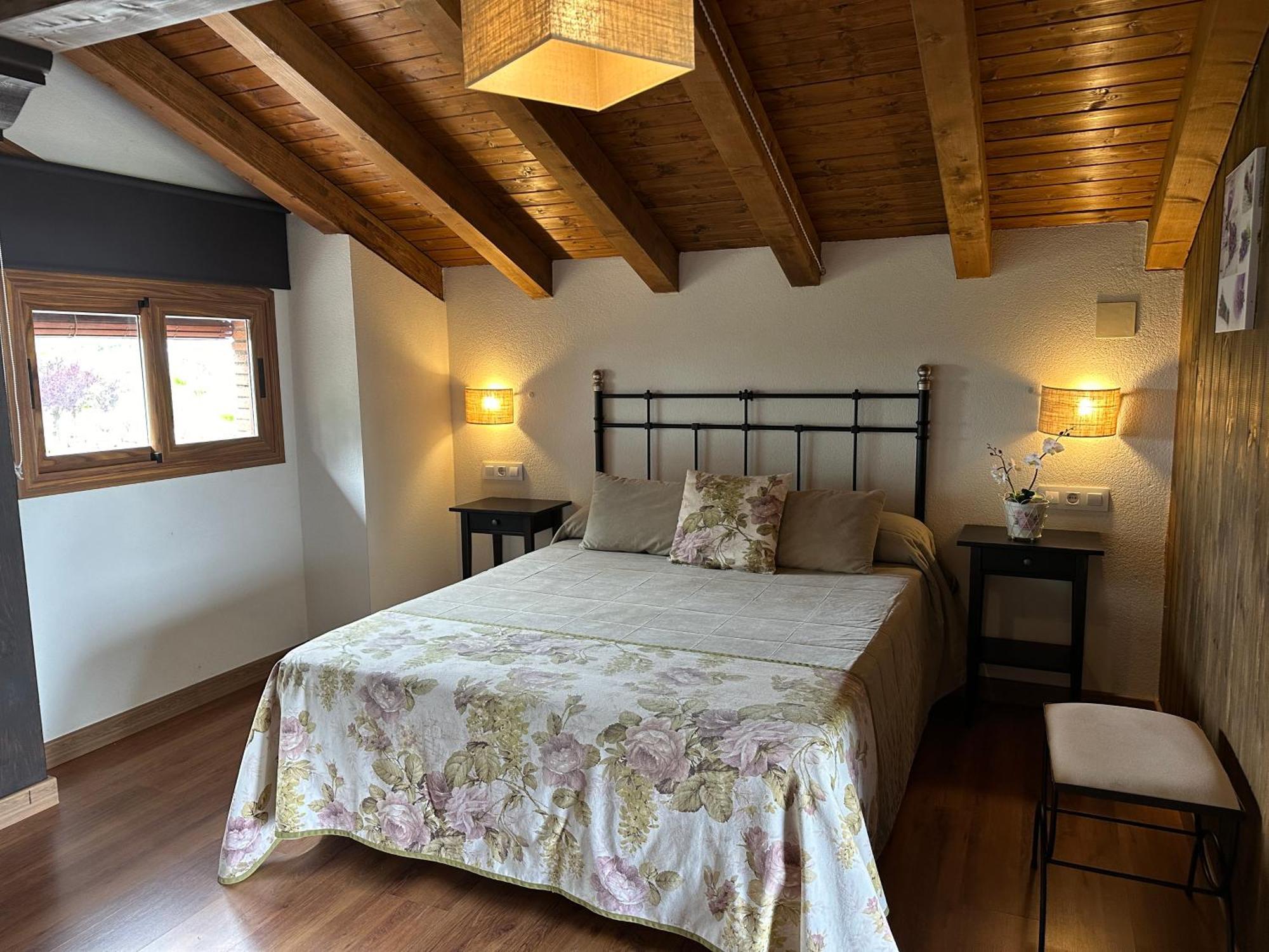 Double Room,1592086188:JPEG