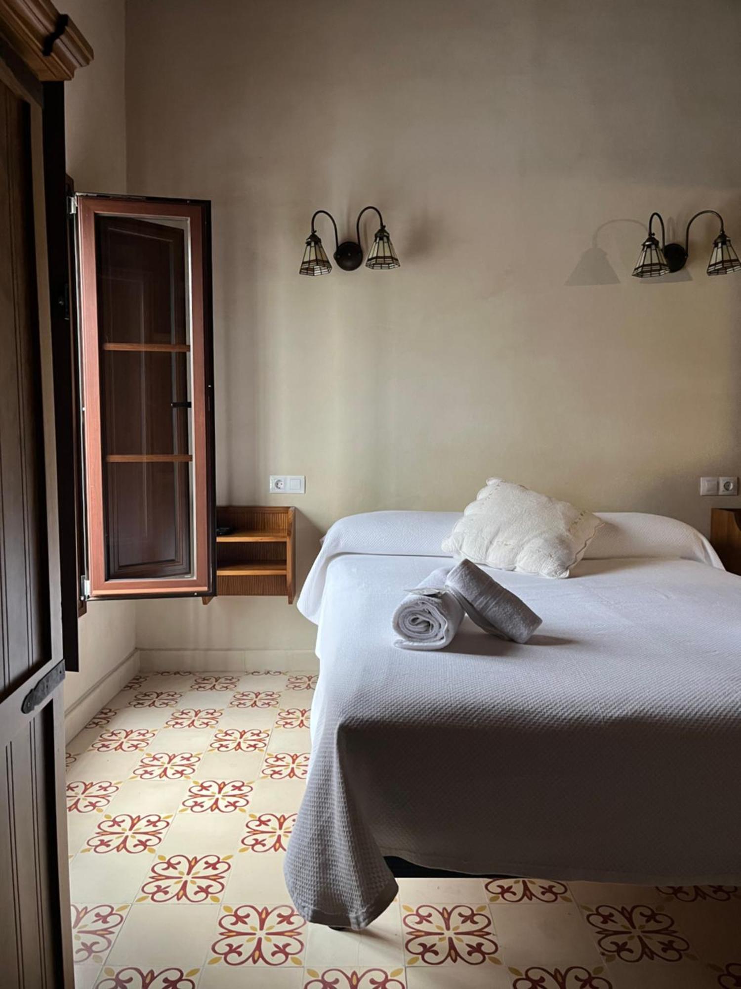 Double Room,1730057212:JPEG