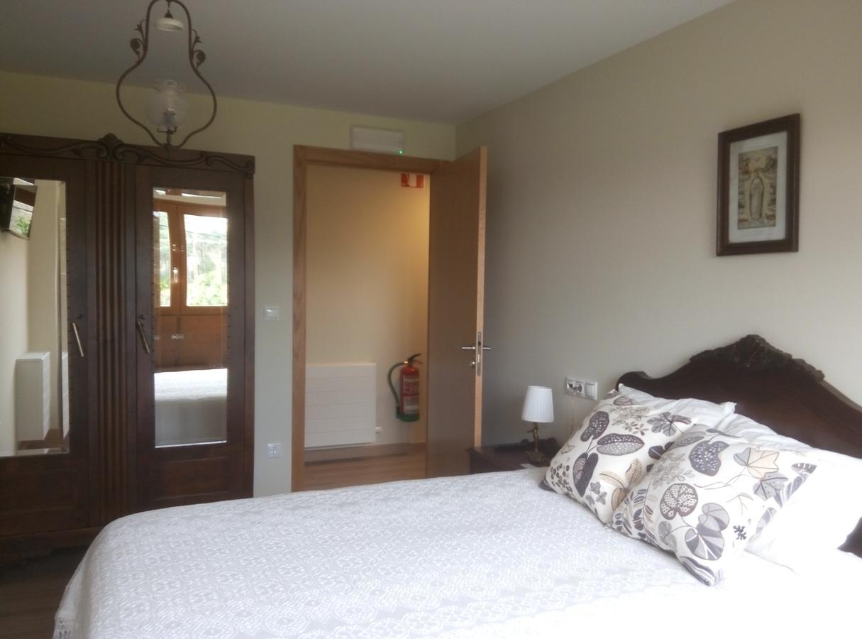 Double Room with Private Bathroom,631049910:JPEG