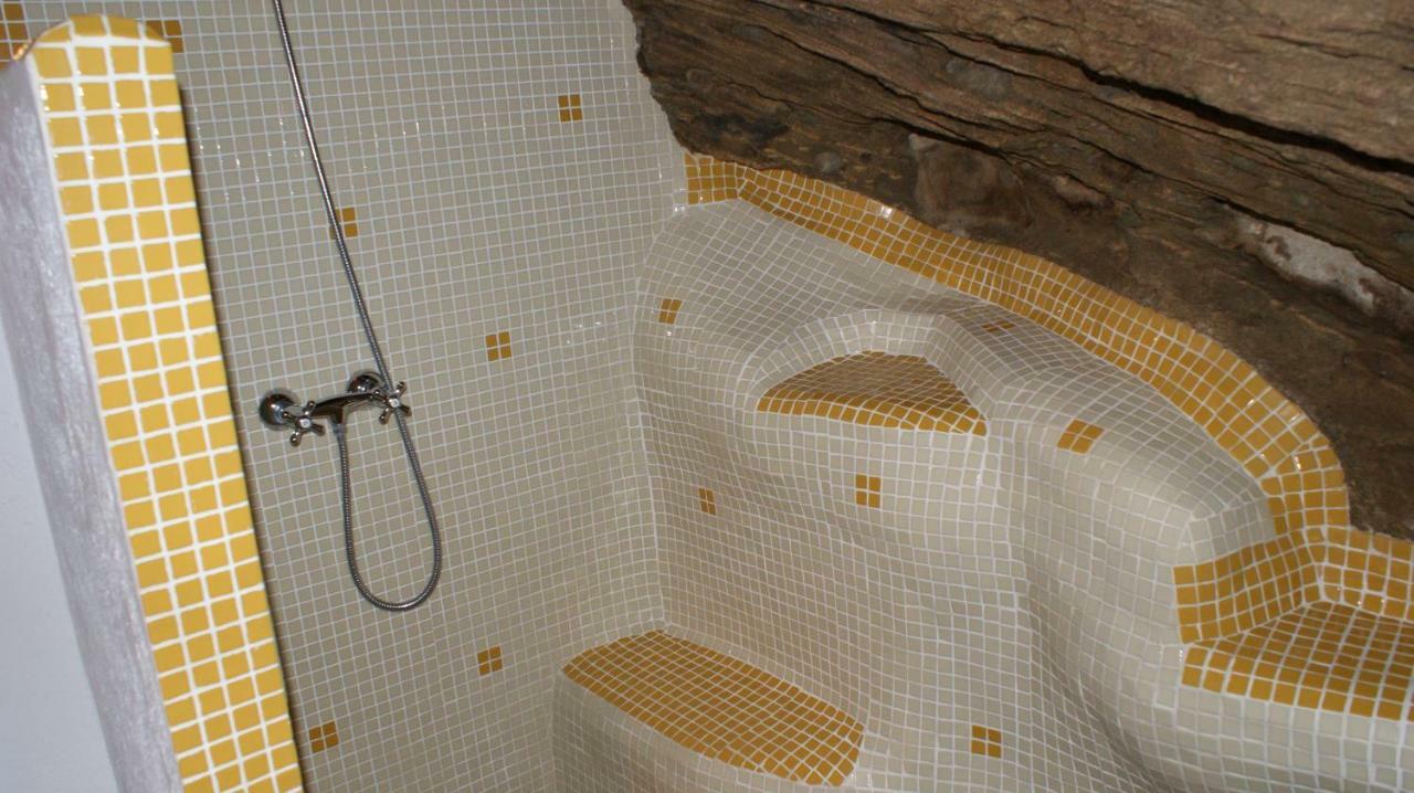 Apartment - Split Level,850622231:JPEG