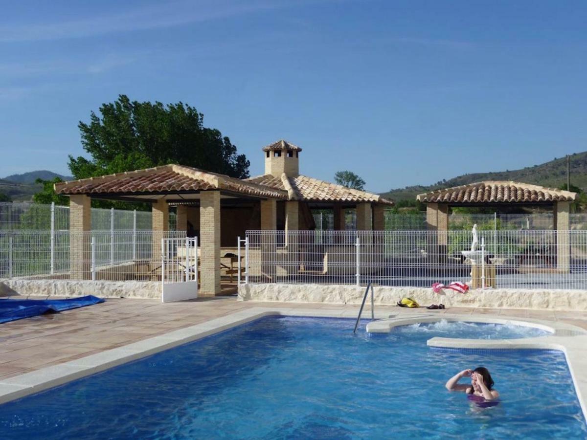 Five-Bedroom House,1045796560:JPEG