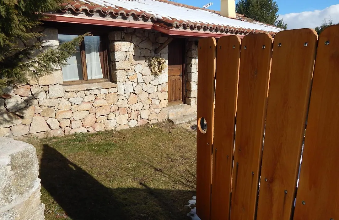 Casas Rurales Cimera yBrincalobitos-1