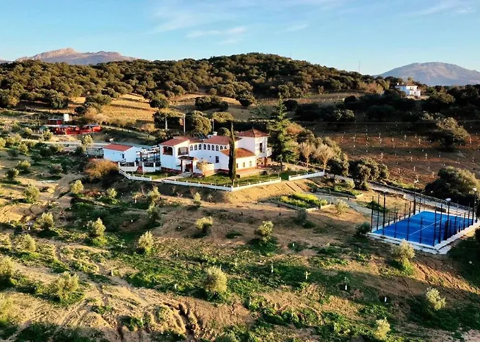Hostal Santa Marta Complejo Rural Con Pista De Padel Archidona