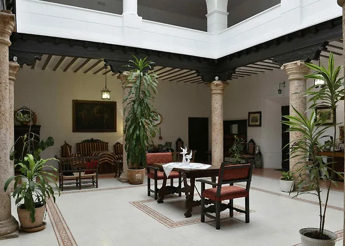 Casa de los Acacio San Clemente 