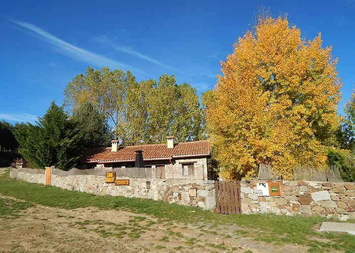 Casas Rurales Cimera yBrincalobitos Hoyos del Espino