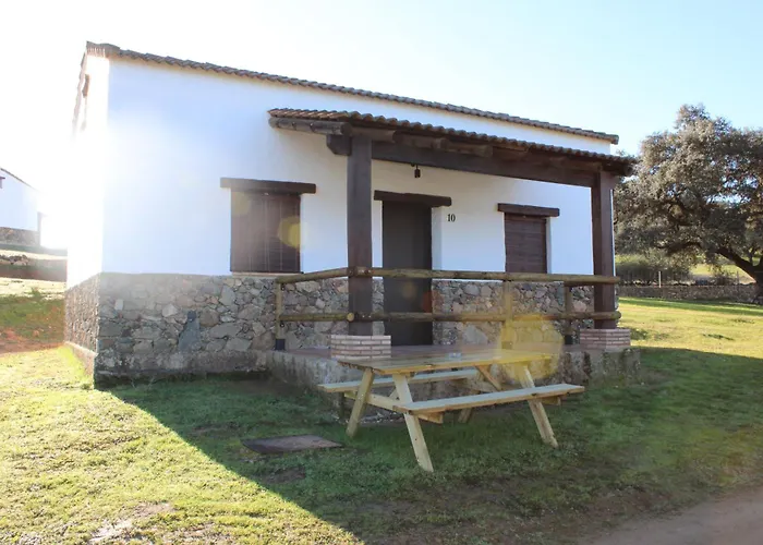 Alojamiento Rural 'al Muniat' El Castillo de las Guardas