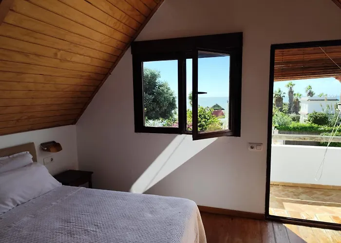 Hostal Casas La Pequeña Lulu - 2 min de la playa Los Caños de Meca