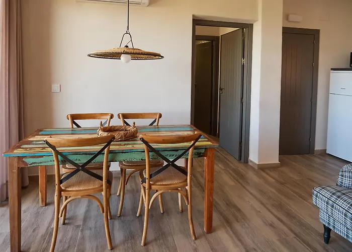 Casas Rurales Maribel - Complejo Moradas del Cerro 1 - Suites con Jacuzzi en Alcalá del Júcar Casas del Cerro