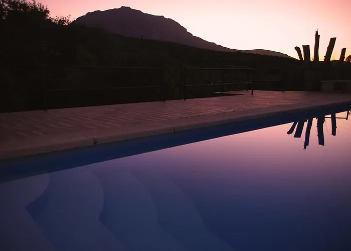 La Casería Azul de Cuadros Bedmar y Garciez