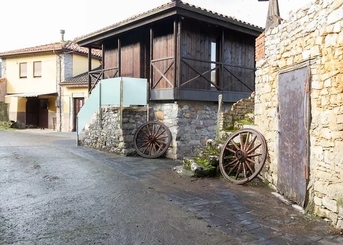 Hostal Casa Delfina Pravia