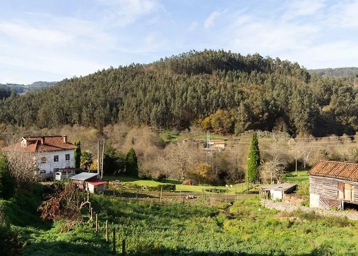 Hostal Casa Delfina Pravia