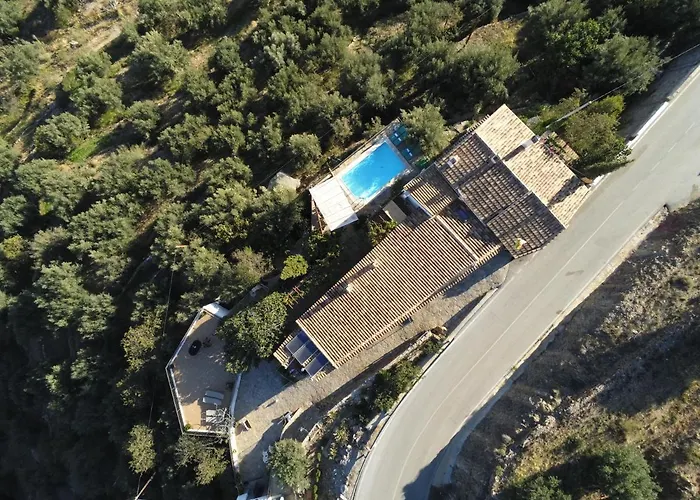 Casas Rurales Picachico Laroya